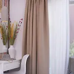 Estian Deluxe يميناريا