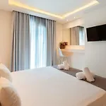 Estian Deluxe يميناريا