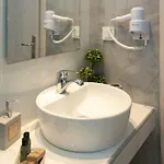 شقة Estian Deluxe يميناريا