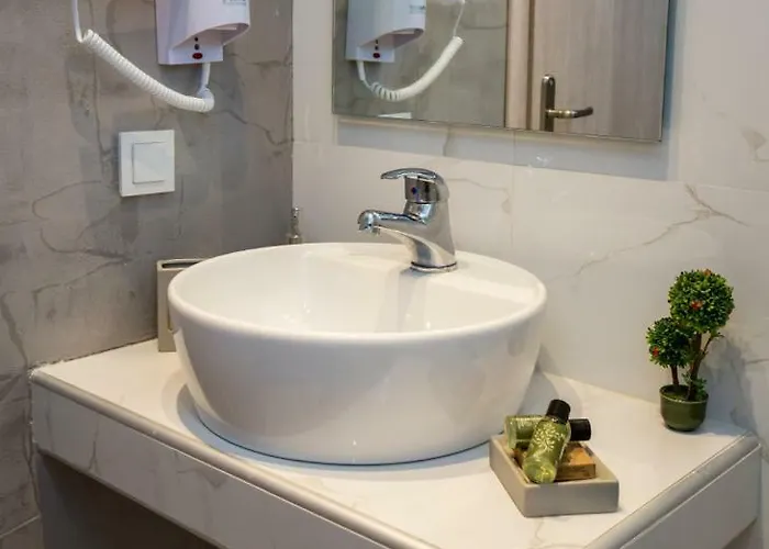 Estian Deluxe Λιμενάρια