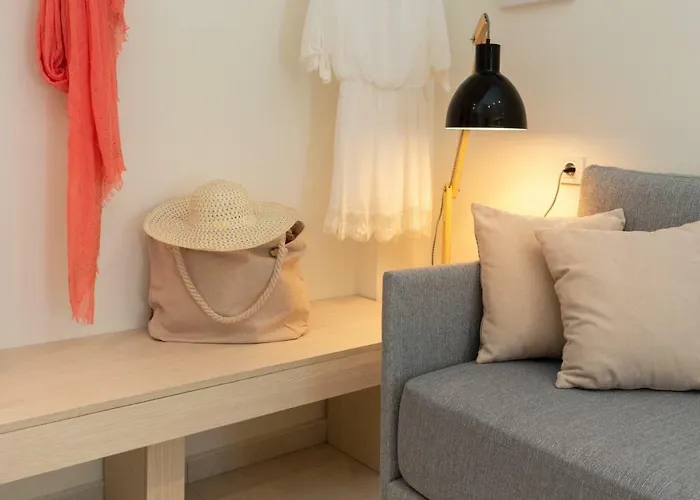 Estian Deluxe Limenária